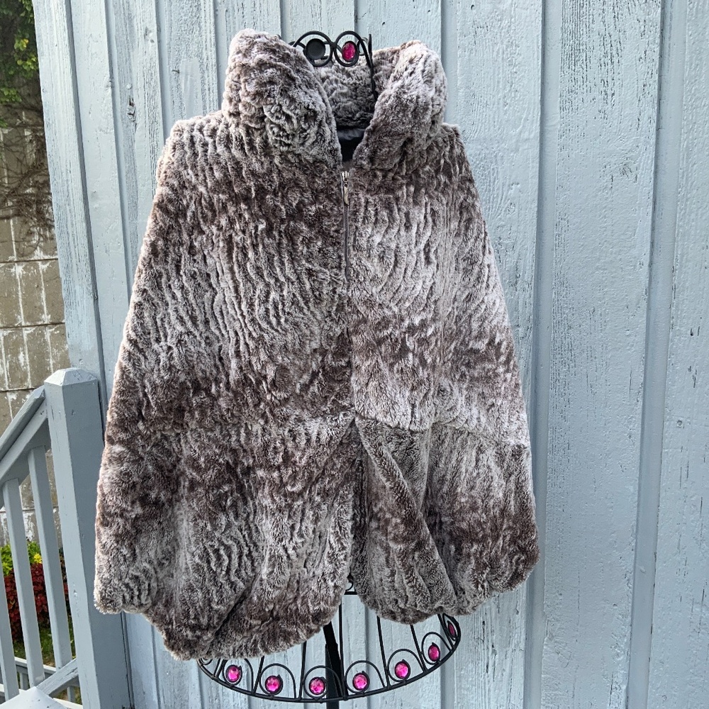 Lindi Front Zipped Jacket (Size M)